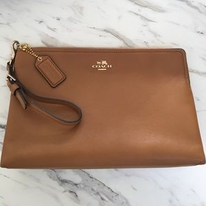 COACH Saddle Brown Leather XTra Large Pouch Wristlet 🤩